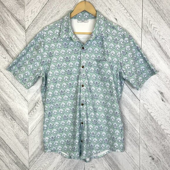 Smith & Quinn Shirt Mens Size Medium Mermaid Seashell Print Short Sleeve - Picture 1 of 6